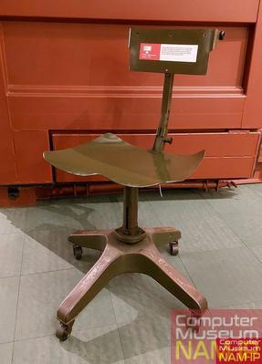 Chaise de bureau des années 1920